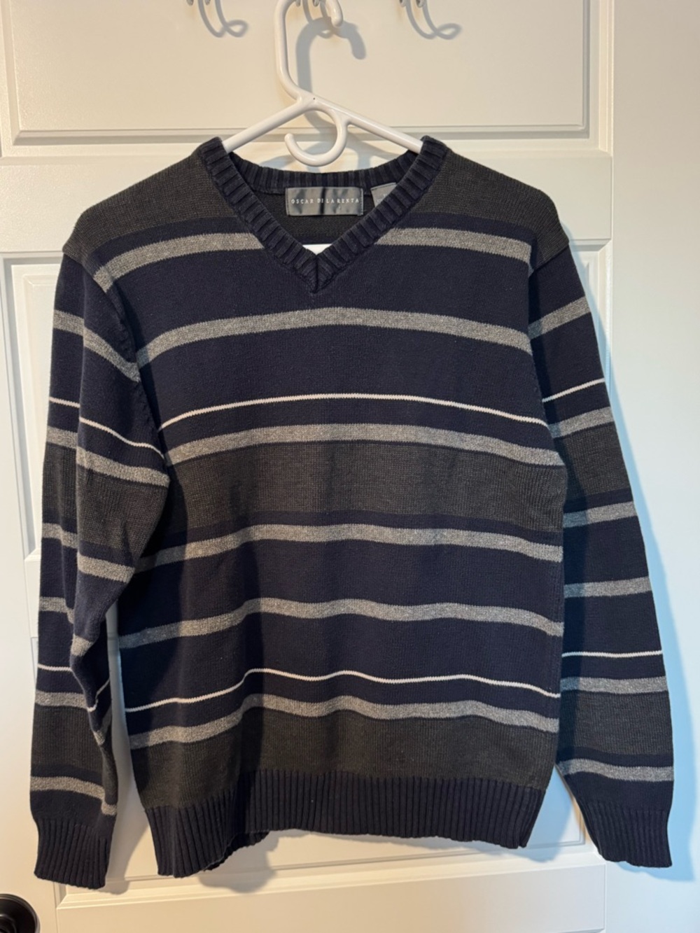 VINTAGE Oscar de la Renta Cotton Blend V-Neck Sweater, Size Men’s/Unisex M